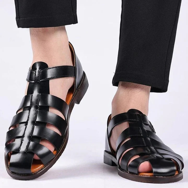 Men's Sandals With Adjustable Straps And Supportive Open Toe Design