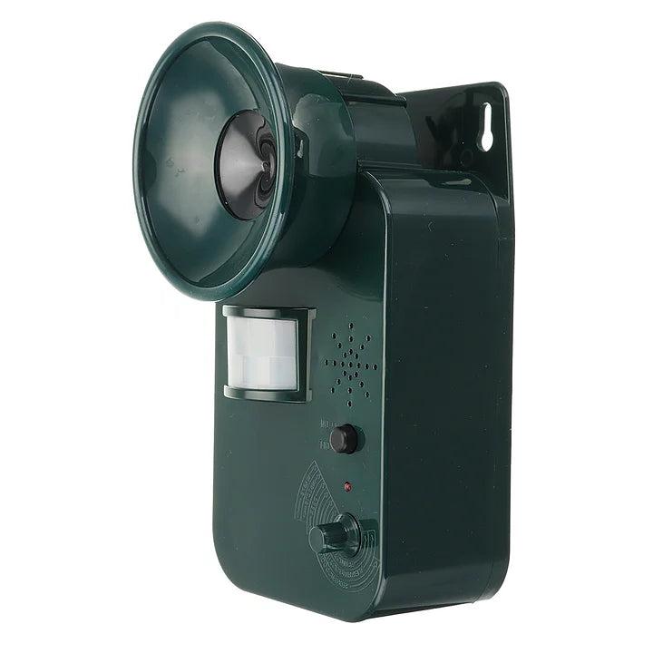 Outdoor Ultrasonic Pest And Animal Repeller 5000 Sq Ft 9V DC Cordless