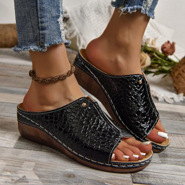 Women’s Arch Support Sandals With Cushioned Footbed And Stylish Straps