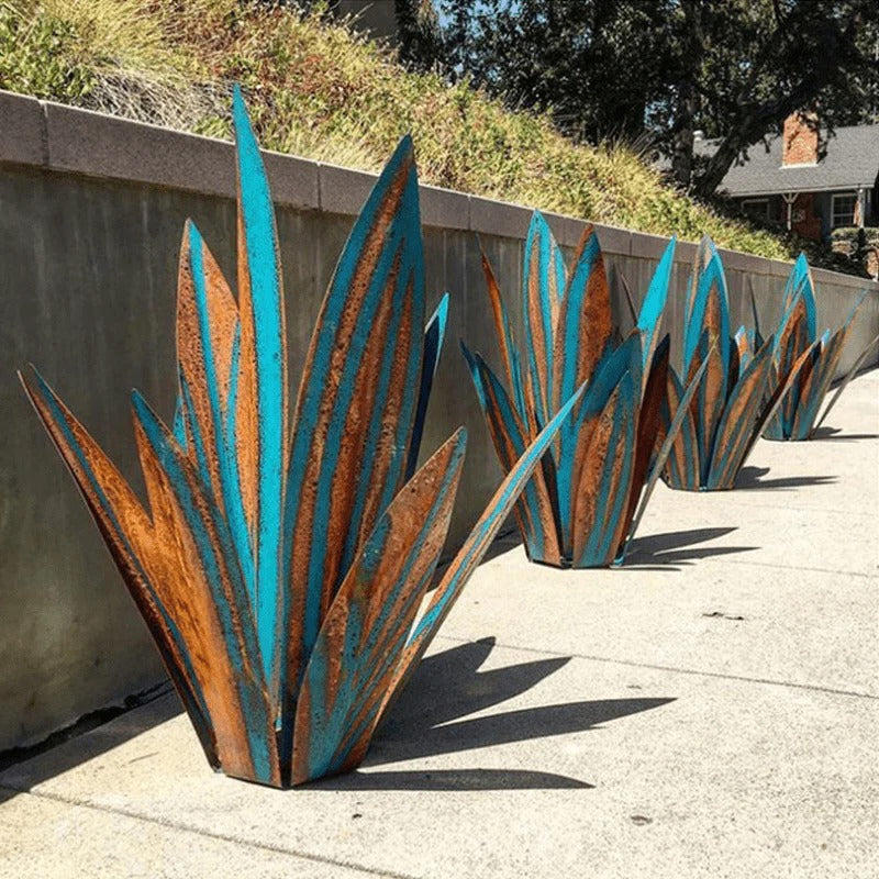 Outdoor Garden Lamp With Agave Design For Patio And Pathway