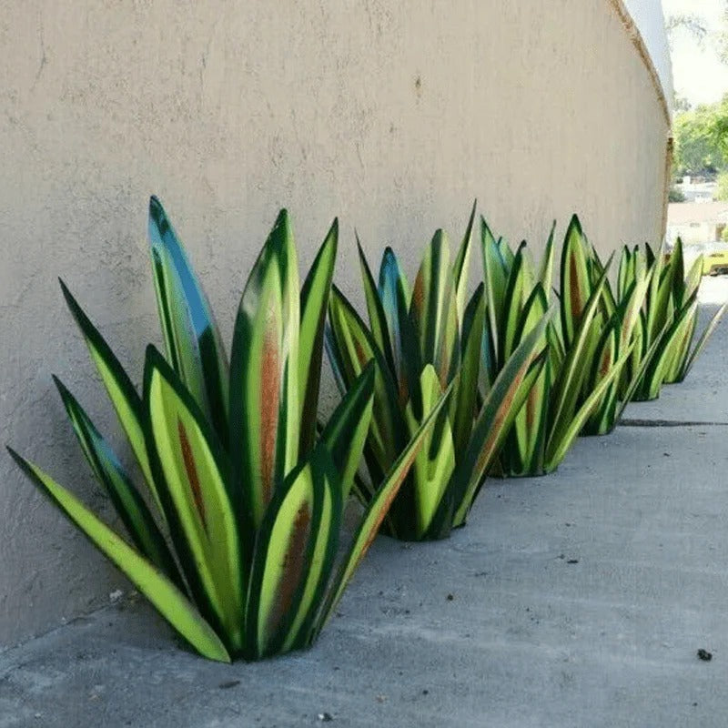 Outdoor Garden Lamp With Agave Design For Patio And Pathway