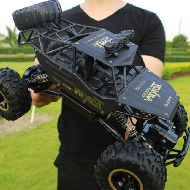 Monster Truck Rock Crawler 4x4 Off-Road All-Terrain Toy Vehicle